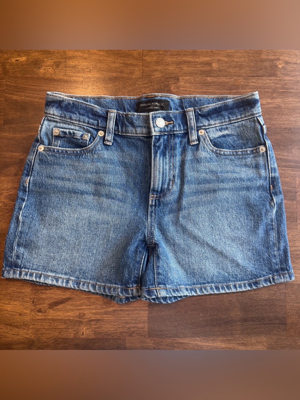 Banana Republic Women’s 00 Denim Shorts 4” Classic Medium Wash 24” Waist